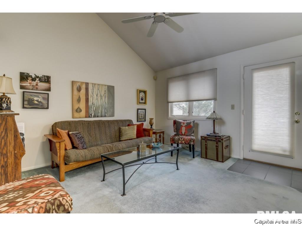 2724 Timber Pointe Drive Springfield, IL 62702 - Photo 18 of 27