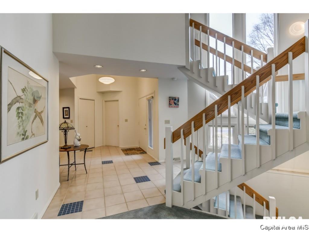2724 Timber Pointe Drive Springfield, IL 62702 - Photo 7 of 27