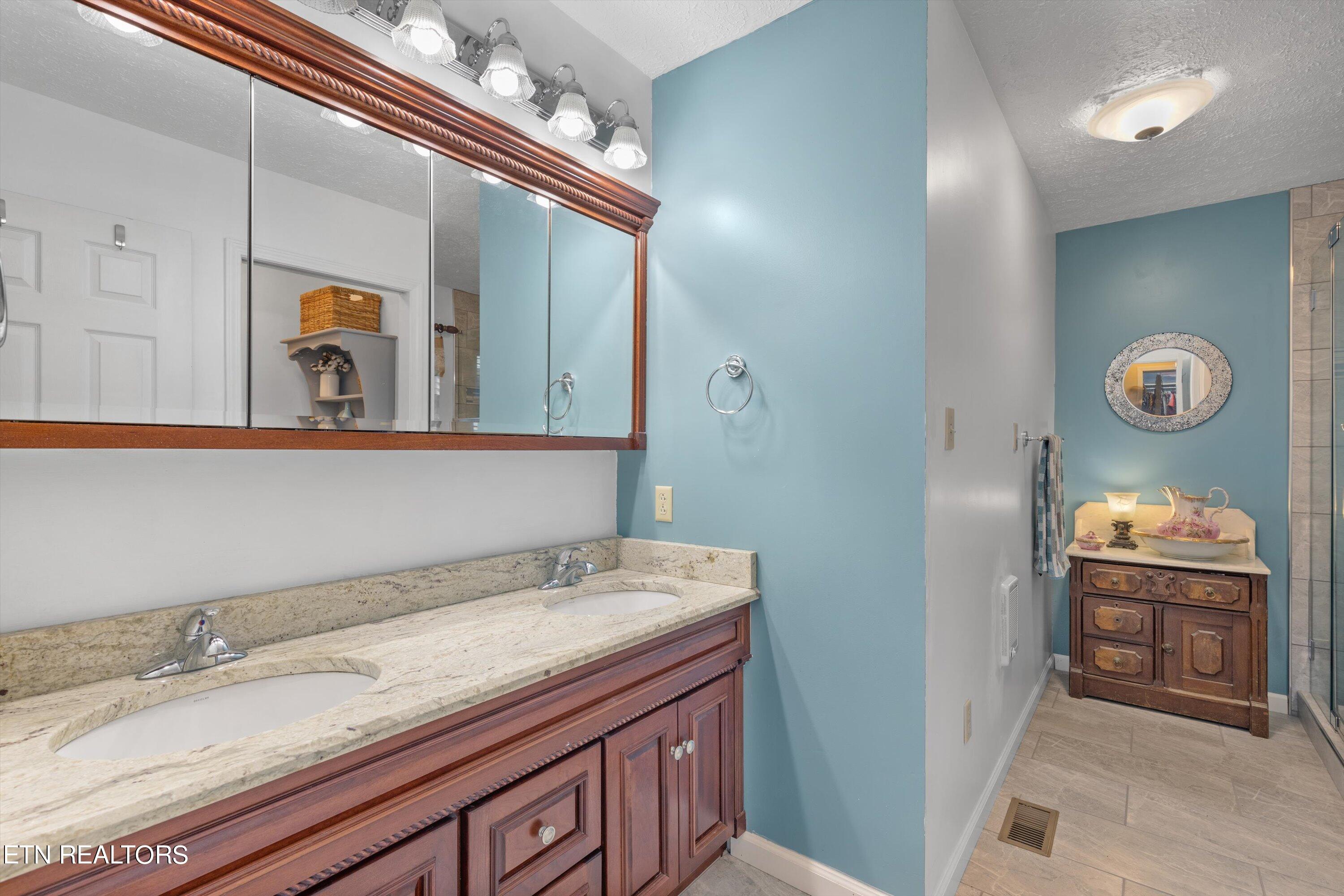 3837 Channel Harbor Road Louisville, TN 37777 - Photo 14 of 50 14-3837 Channel Harbor Rd-09
