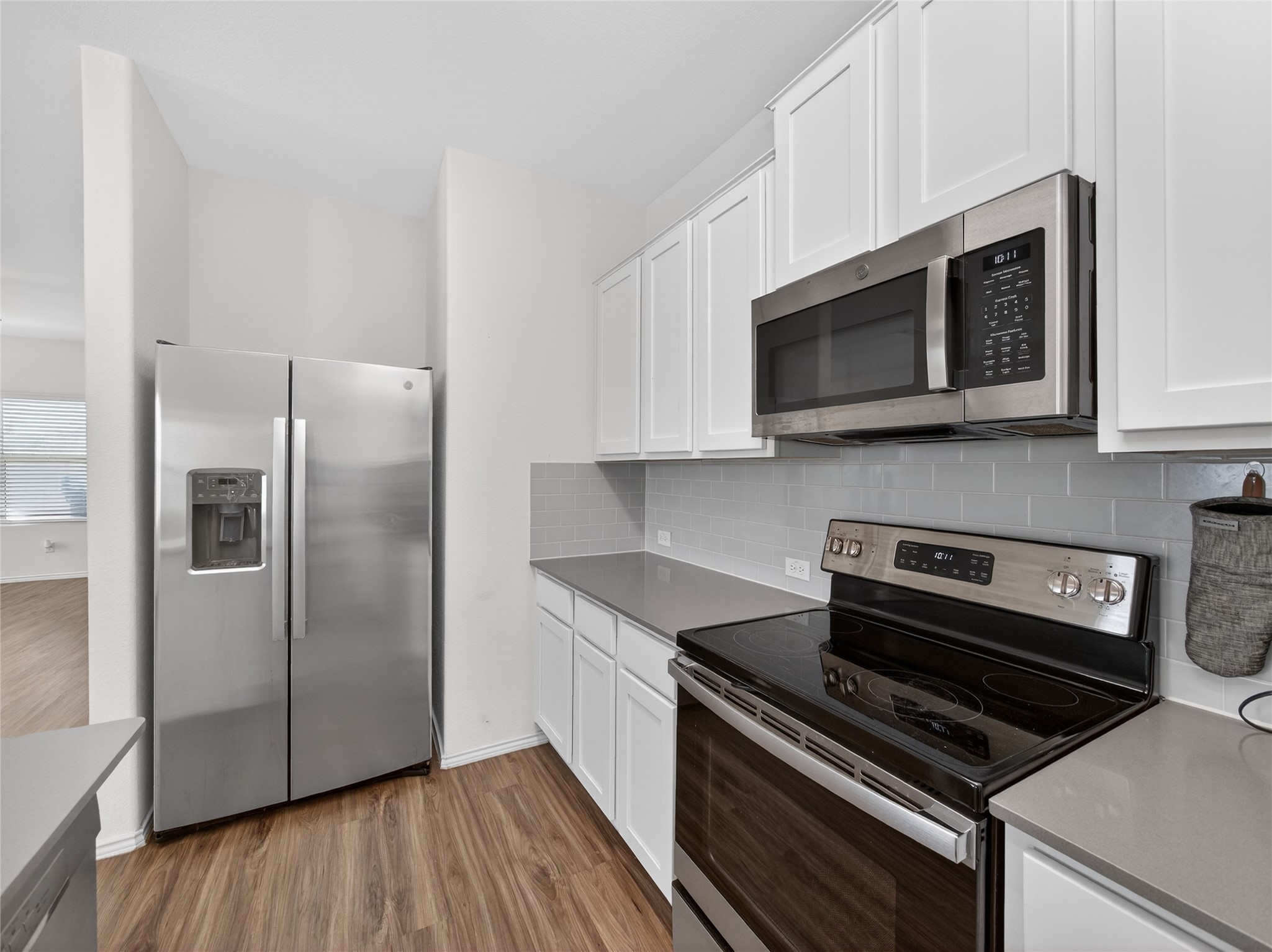 156 Greatest Gift Way Jarrell, TX 76537 - Photo 10 of 40