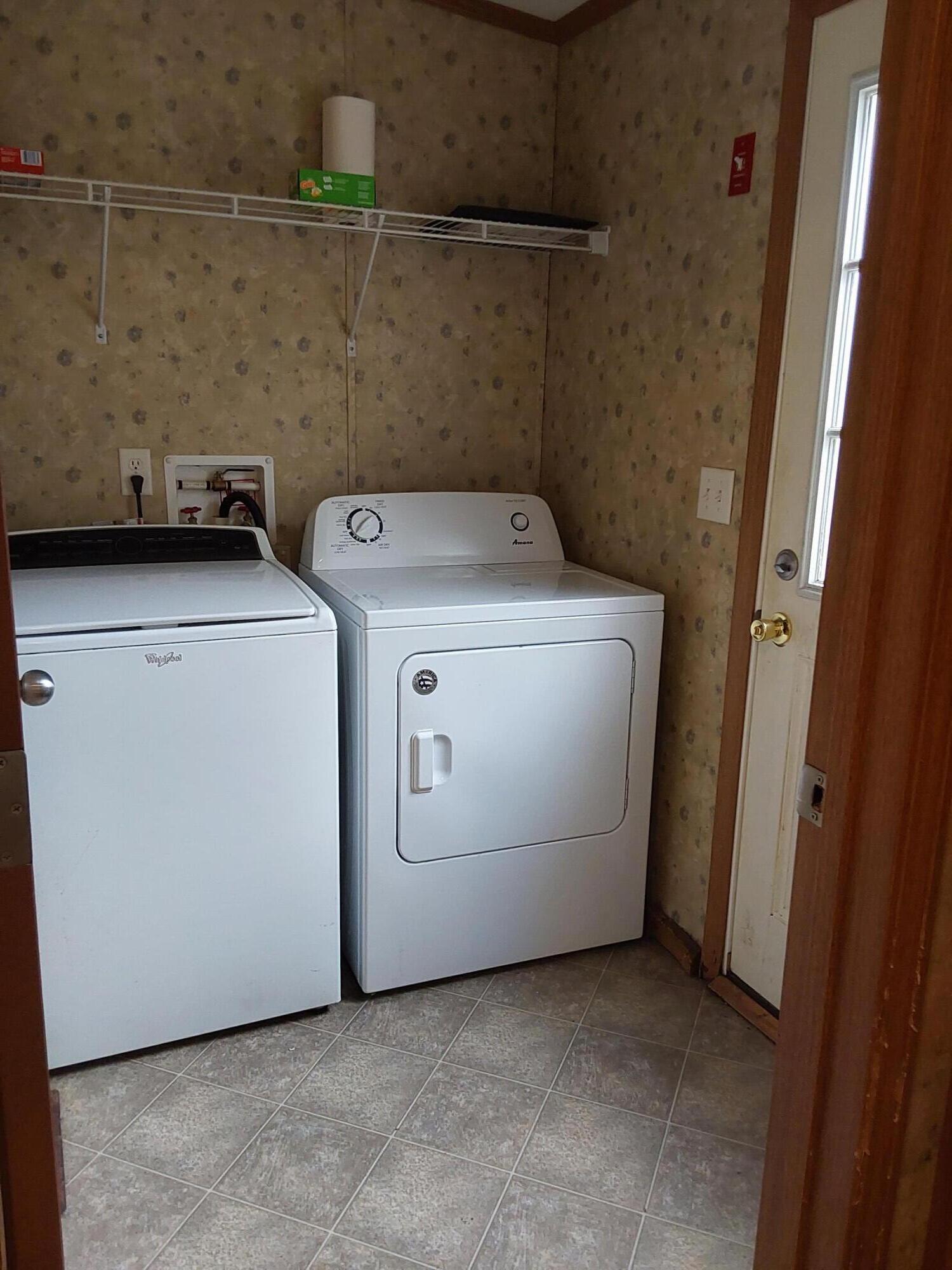 908 South Clary Road Jefferson, ME 04348 - Photo 9 of 11 20230419_102958