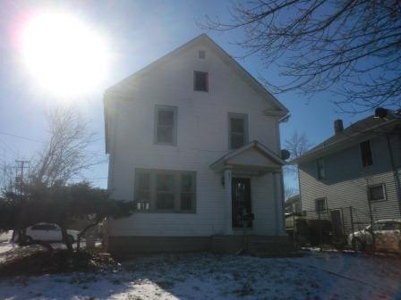 831 Spring Street Aurora, IL 60505 - Photo 1 of 8