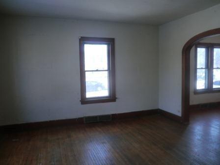 831 Spring Street Aurora, IL 60505 - Photo 3 of 8