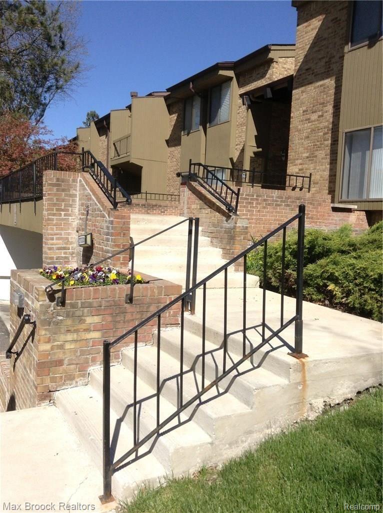 27330 Arborway Road, Unit 25 Southfield, MI 48033 - Photo 2 of 19 photo 4.JPG