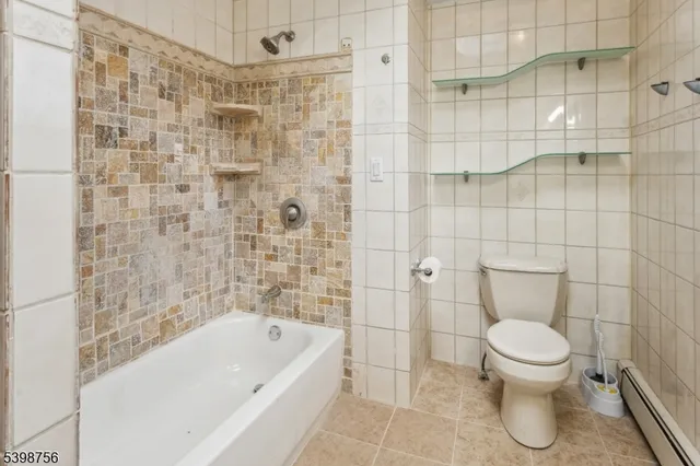 a view of a livingroom with an empty space