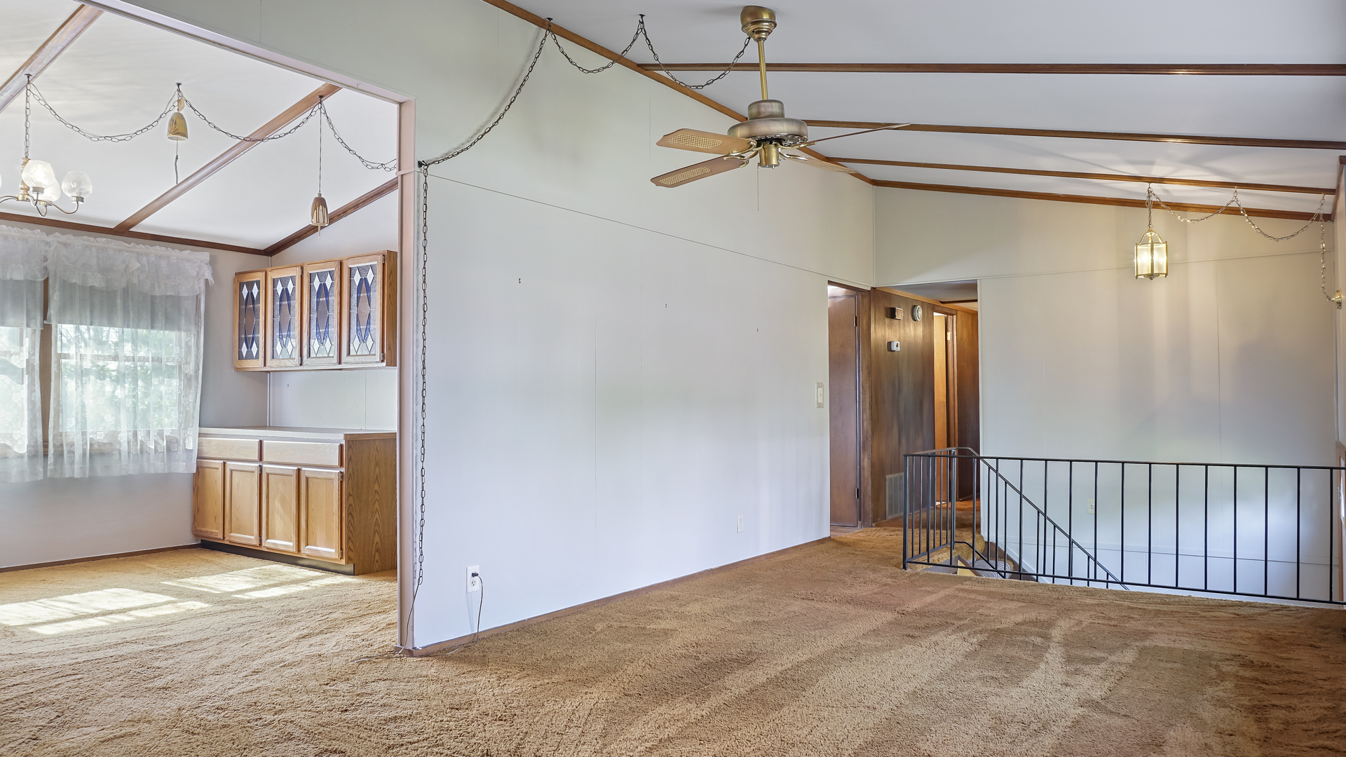 2S802 South Raddant Road Batavia, IL 60510 - Photo 3 of 23