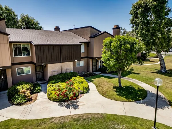 $2,495 | 161 North Center Place, Redlands, CA 92373