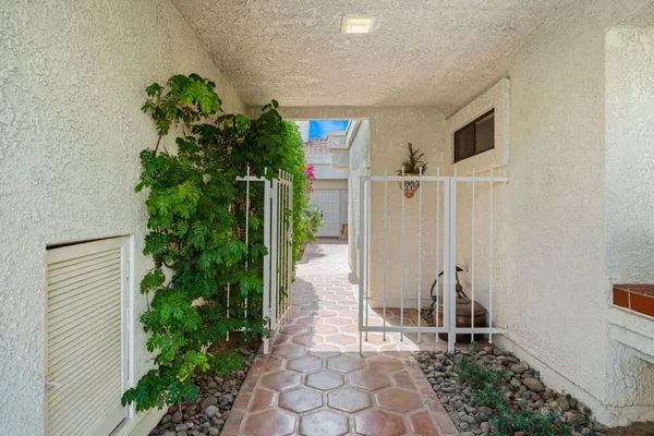 $1,225,000 | 50095 Calle Rosarita, La Quinta, CA 92253