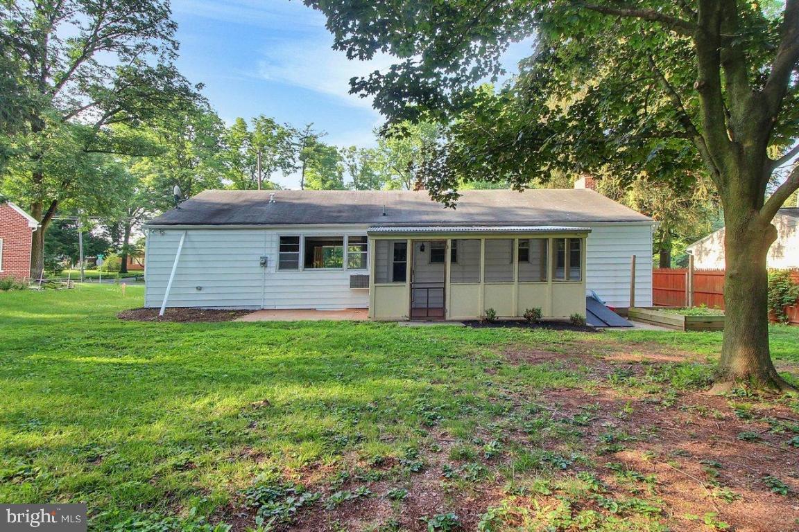 1533 Eden Road Lancaster, PA 17601 - Photo 19 of 22