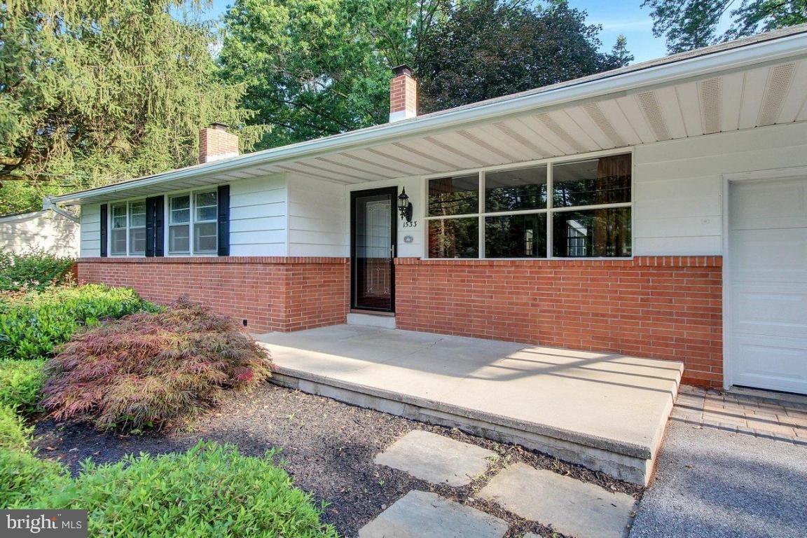 1533 Eden Road Lancaster, PA 17601 - Photo 2 of 22