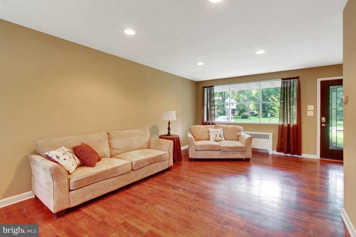 1533 Eden Road Lancaster, PA 17601 - Photo 5 of 22