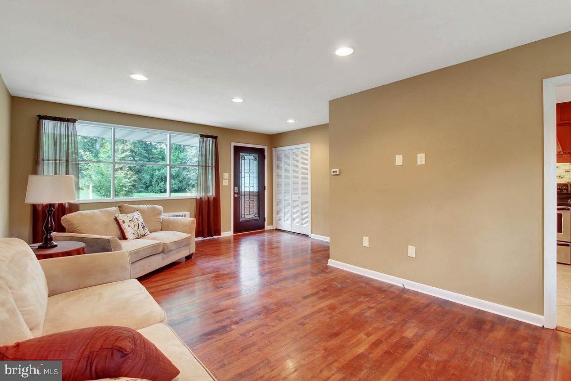 1533 Eden Road Lancaster, PA 17601 - Photo 6 of 22