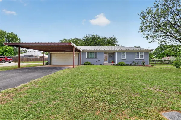 $250,000 | 624 North Ave A, Springtown, TX 76082