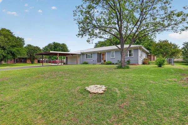 $250,000 | 624 North Ave A, Springtown, TX 76082