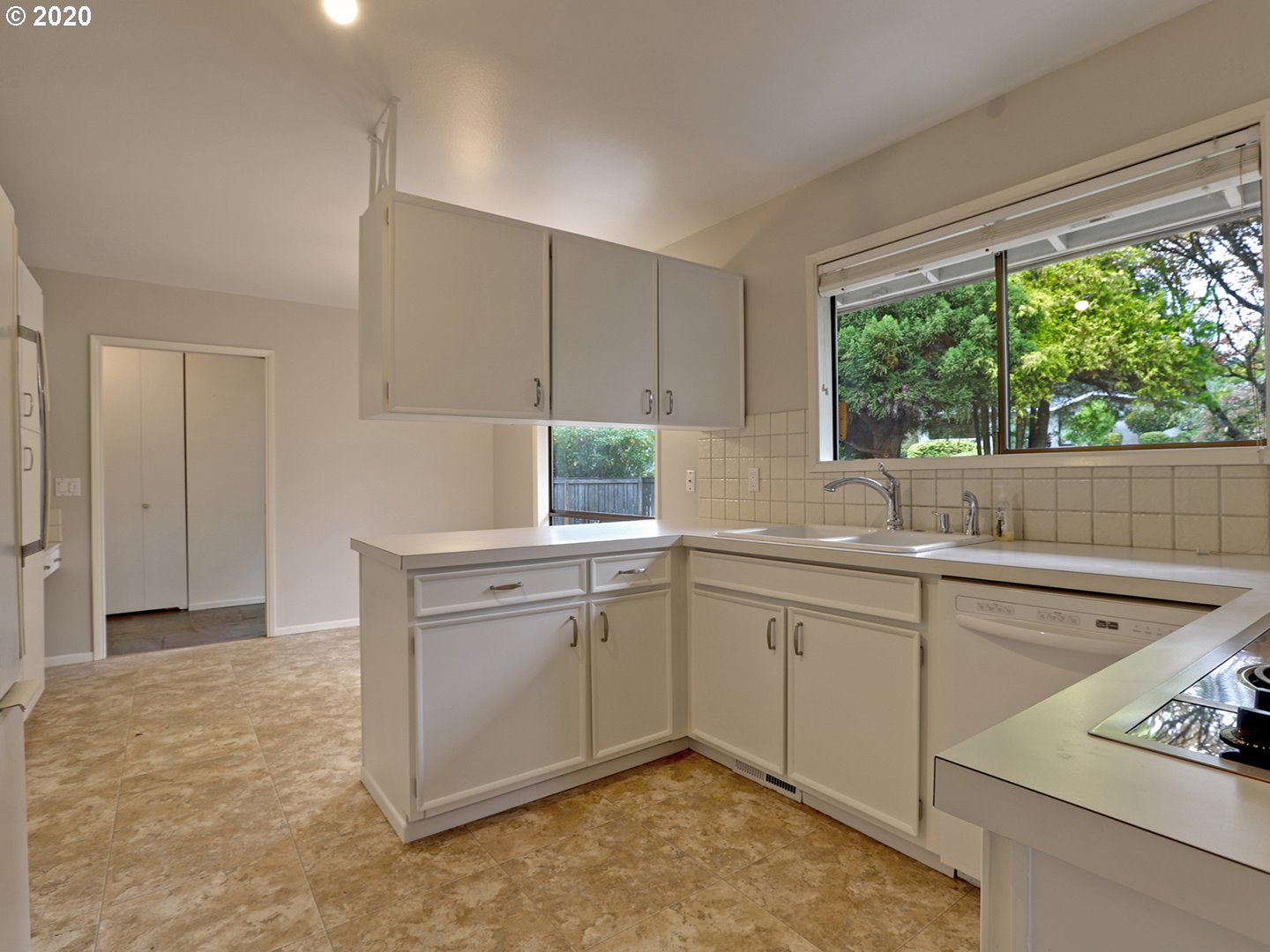 8210 Southwest Ernst Road Portland, OR 97225 - Photo 7 of 21 Gallery Image 7