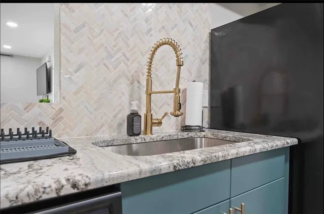 $198,000 | 1500 Lake Shore Drive, Waco, TX 76708