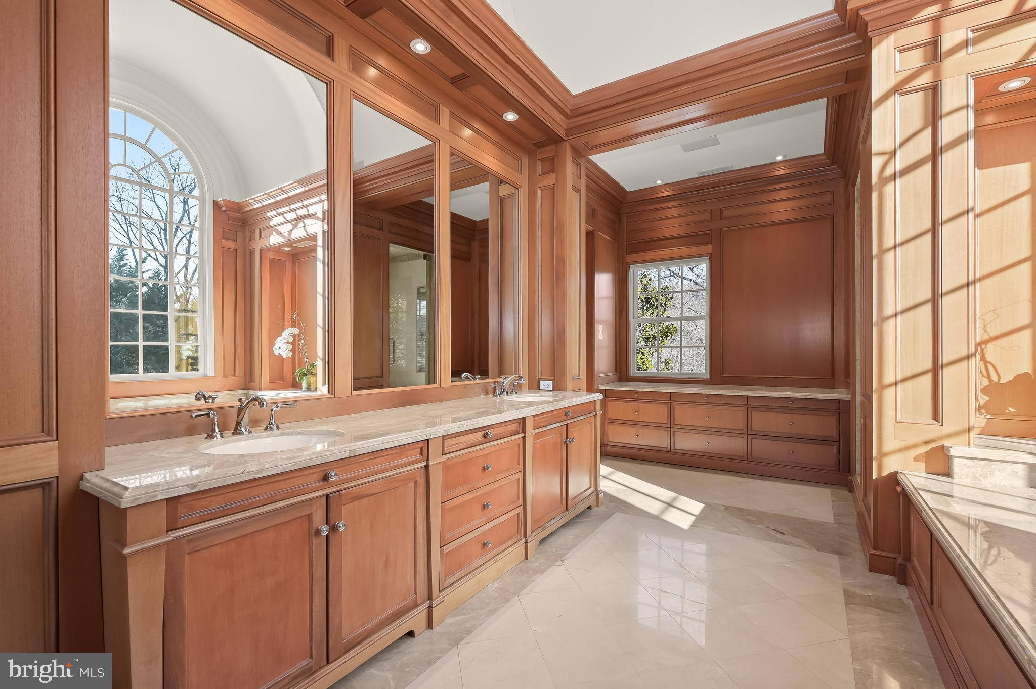 5320 27th Street Northwest Washington, DC 20015 - Photo 28 of 42 a bathroom with sinks mirror and a bathtub