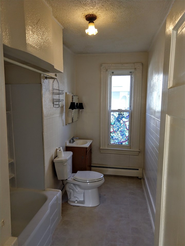 548 Rimmon Street Manchester, NH 03102 - Photo 15 of 38