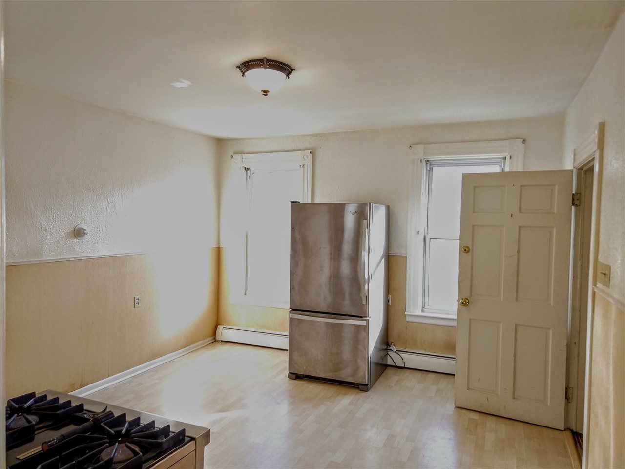 548 Rimmon Street Manchester, NH 03102 - Photo 7 of 38