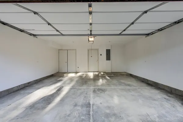 $4,249 | 25 Clay Avenue, Unit D, Highwood, IL 60040