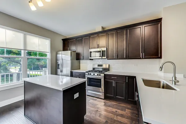 $4,249 | 25 Clay Avenue, Unit D, Highwood, IL 60040