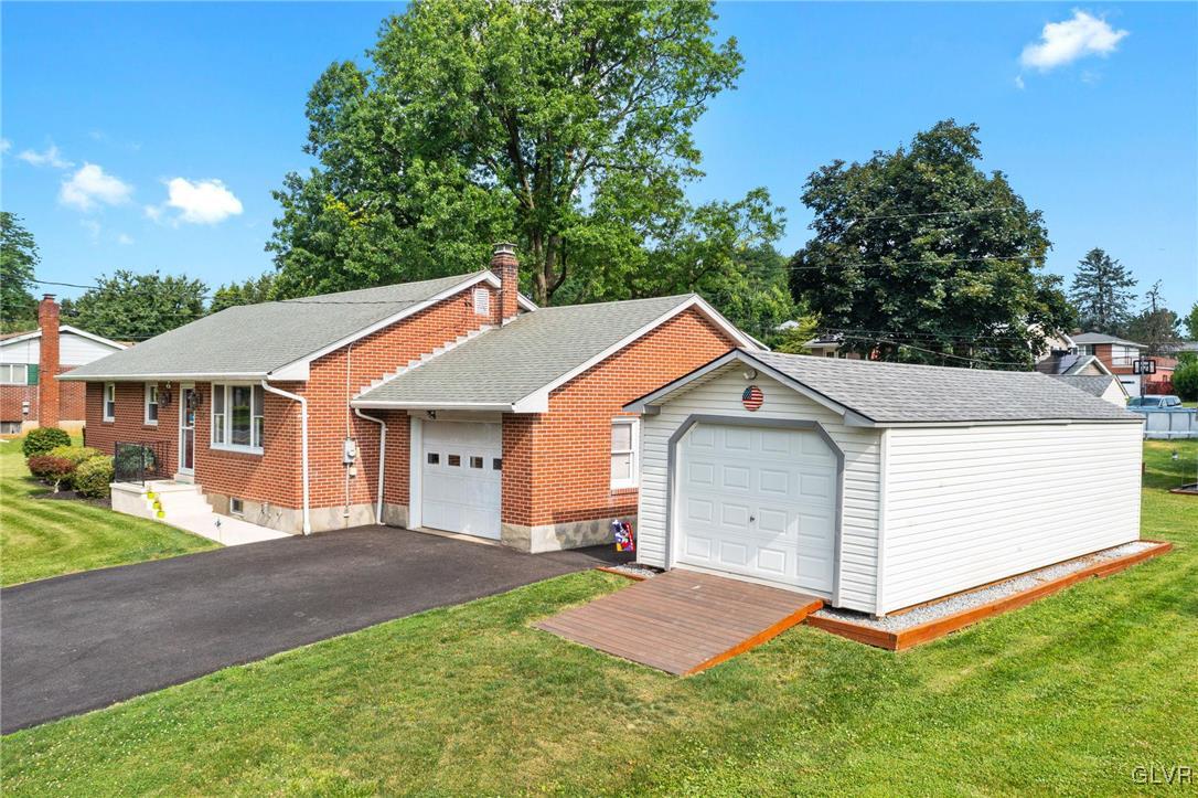 4440 Steuben Road Bethlehem, PA 18020 - Photo 3 of 32 Gallery Image 3