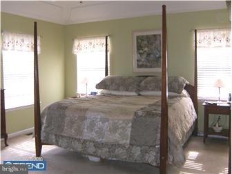 11 Valentine Road Ivyland, PA 18974 - Photo 8 of 12 Bedroom - Main