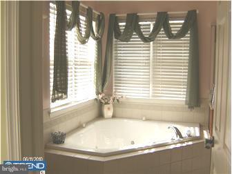 11 Valentine Road Ivyland, PA 18974 - Photo 9 of 12 Bathroom