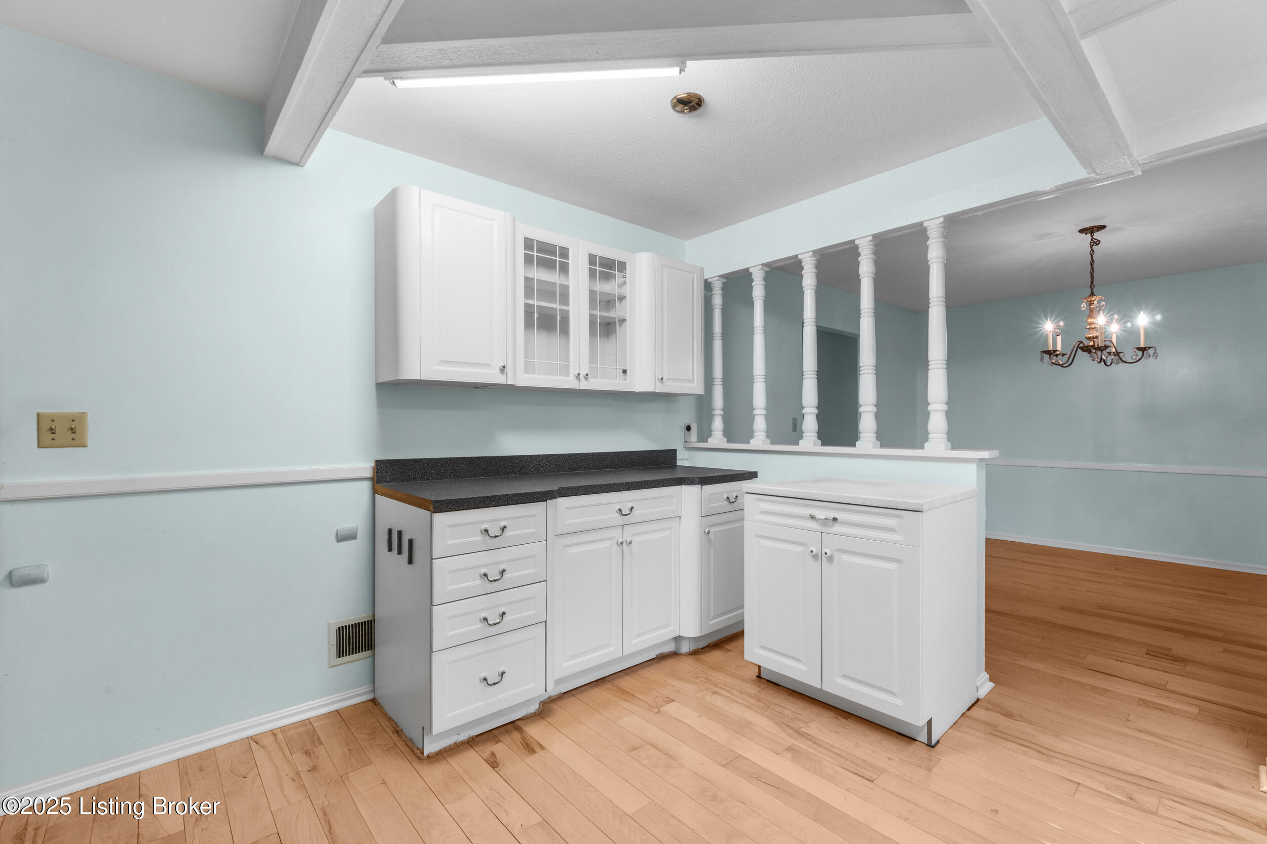 4506 Lambert Road Louisville, KY 40219 - Photo 12 of 51 dsc04723