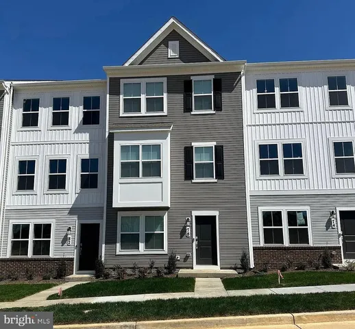 $1,990 | 400 18th Avenue, Ranson, WV 25438