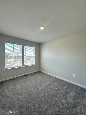 $1,990 | 400 18th Avenue, Ranson, WV 25438