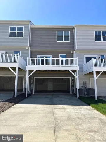 $1,990 | 400 18th Avenue, Ranson, WV 25438