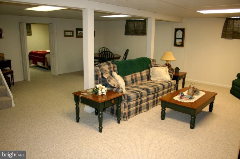 819 Petem Road Kingsville, MD 21087 - Photo 15 of 24 Family Room