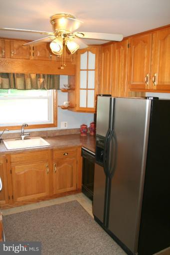 819 Petem Road Kingsville, MD 21087 - Photo 5 of 24 Kitchen