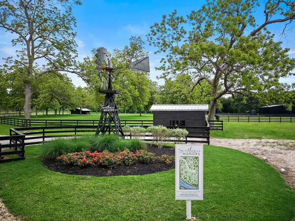 $499,000 | 32927 Southern Manors Drive, Fulshear, TX 77441