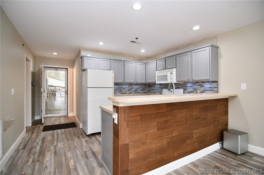194 Sac Road, Unit D101 Sunrise Beach, MO 65079 - Photo 14 of 47
