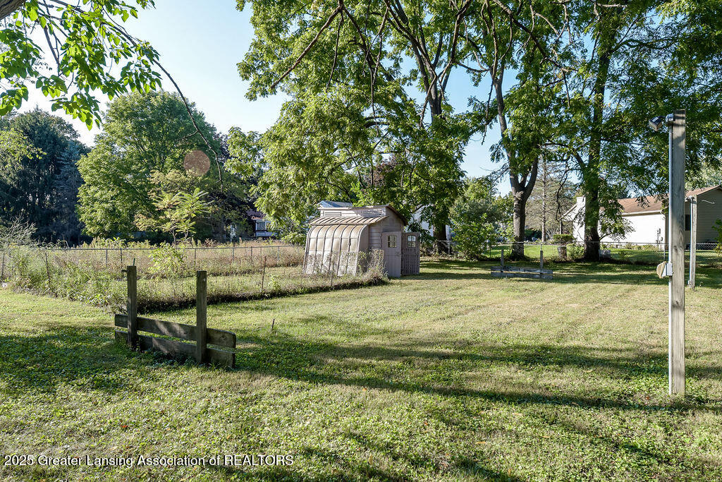 123 East Miller Road Lansing, MI 48911 - Photo 14 of 16 DSC_2694