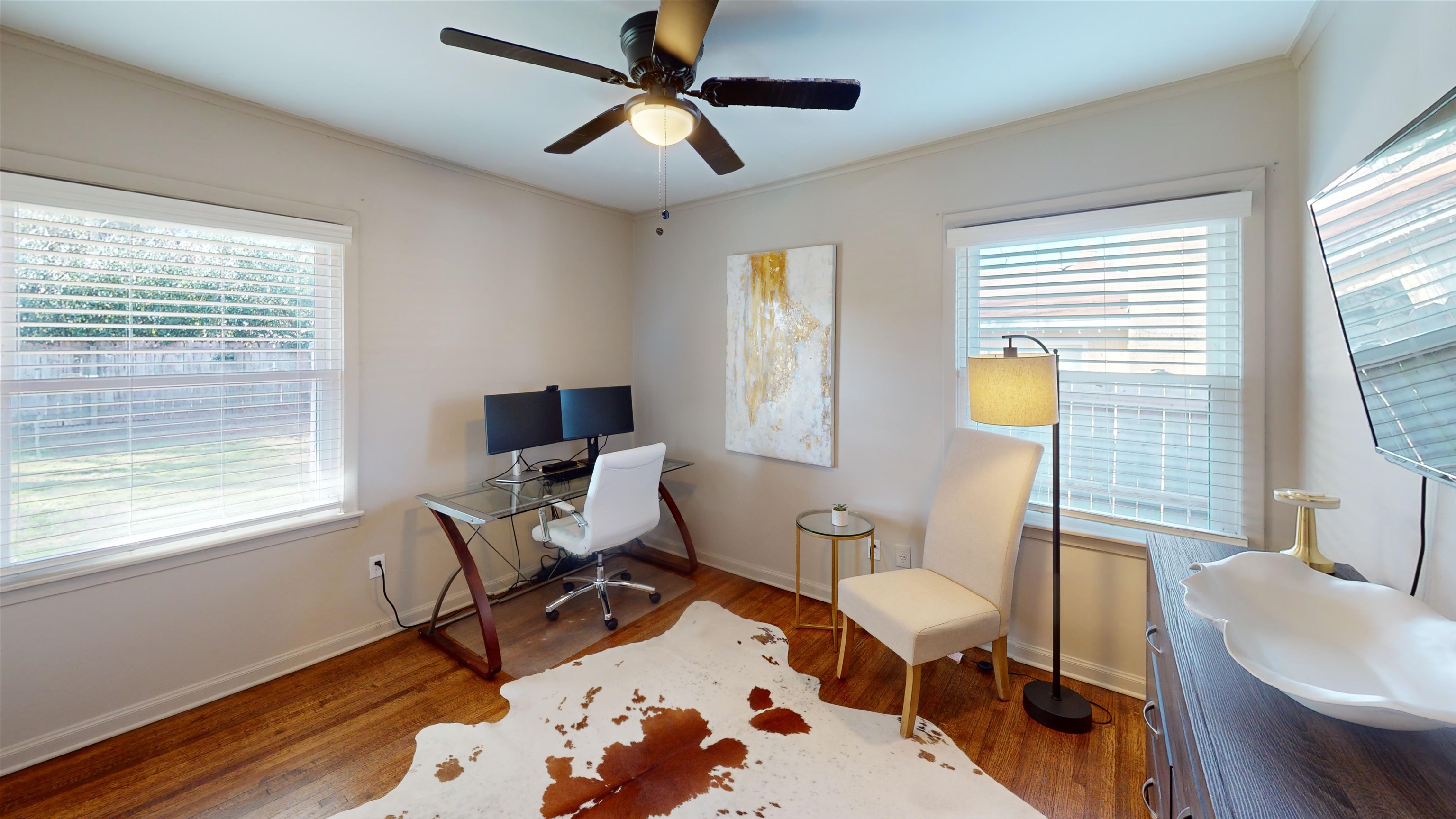 4779 Dee Road Memphis, TN 38117 - Photo 28 of 35 a living room with furniture and a window