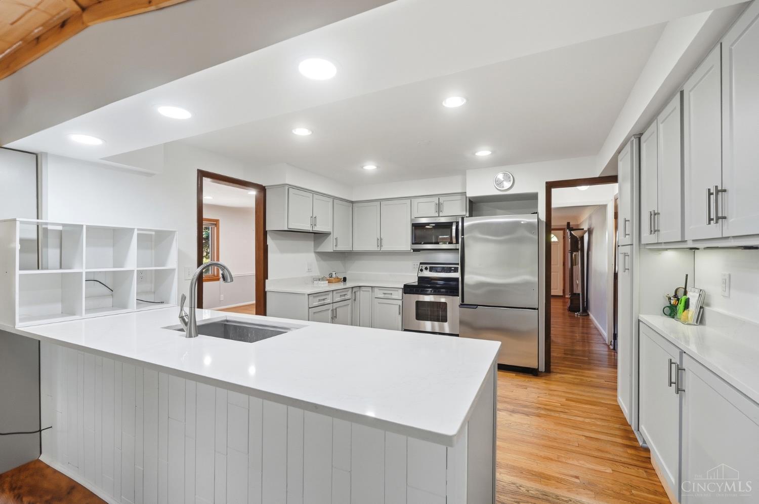 4605 Boomer Road Cincinnati, OH 45247 - Photo 9 of 69 Gallery Image 9