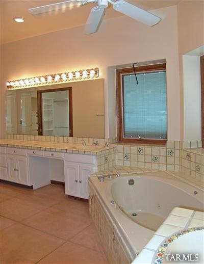 943 North Rancho Del Jefe Loop Tucson, AZ 85748 - Photo 4 of 11 Gallery Image 4