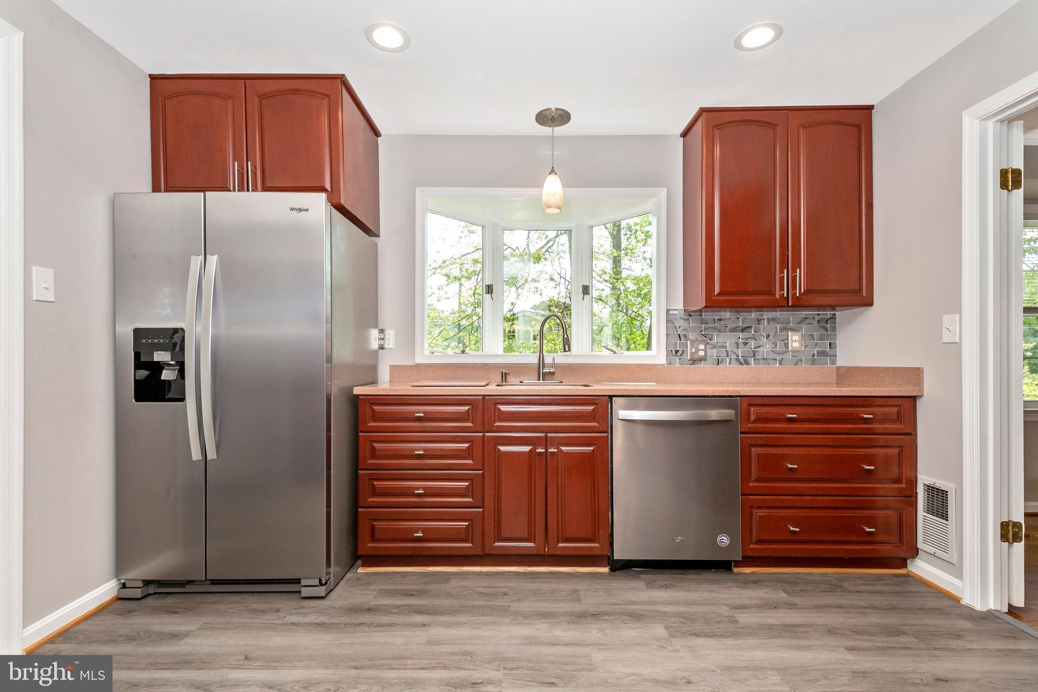 13104 Brandon Way Road Gaithersburg, MD 20878 - Photo 4 of 39 KITCHEN