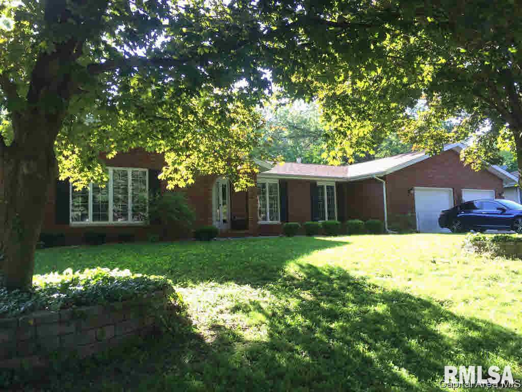207 Deer Creek Road Rochester, IL 62563 - Photo 1 of 33