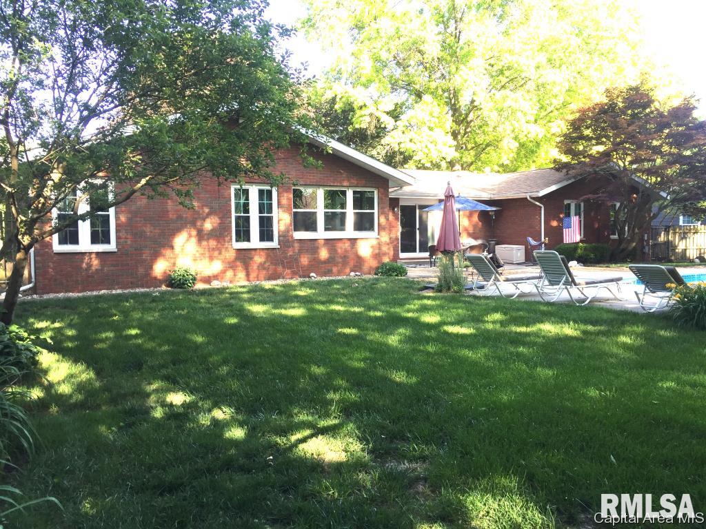 207 Deer Creek Road Rochester, IL 62563 - Photo 4 of 33