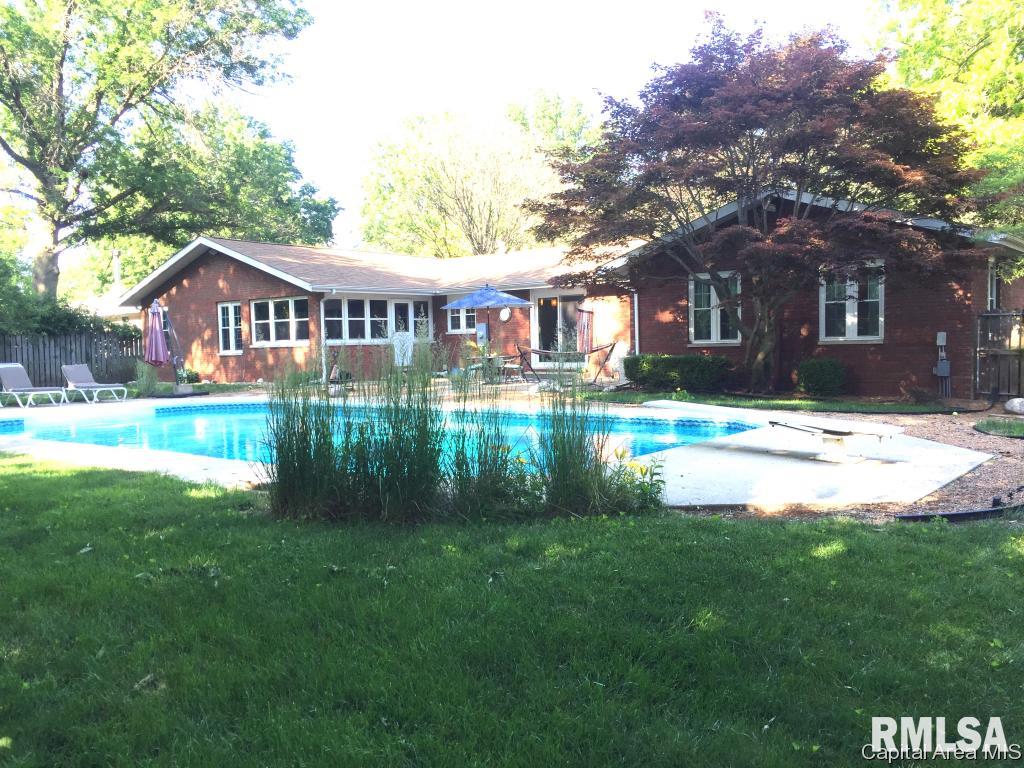 207 Deer Creek Road Rochester, IL 62563 - Photo 5 of 33
