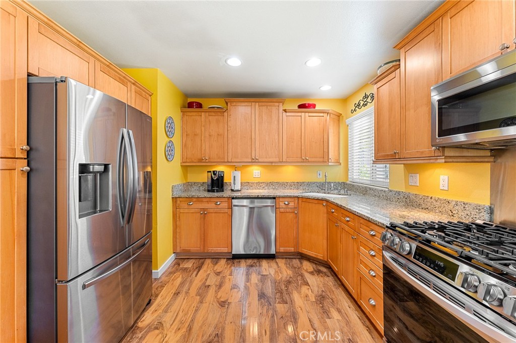 12536 Reed Avenue Grand Terrace, CA 92313 - Photo 6 of 33 Kitchen