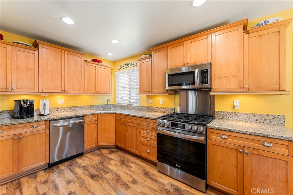12536 Reed Avenue Grand Terrace, CA 92313 - Photo 7 of 33 Newer Appliances