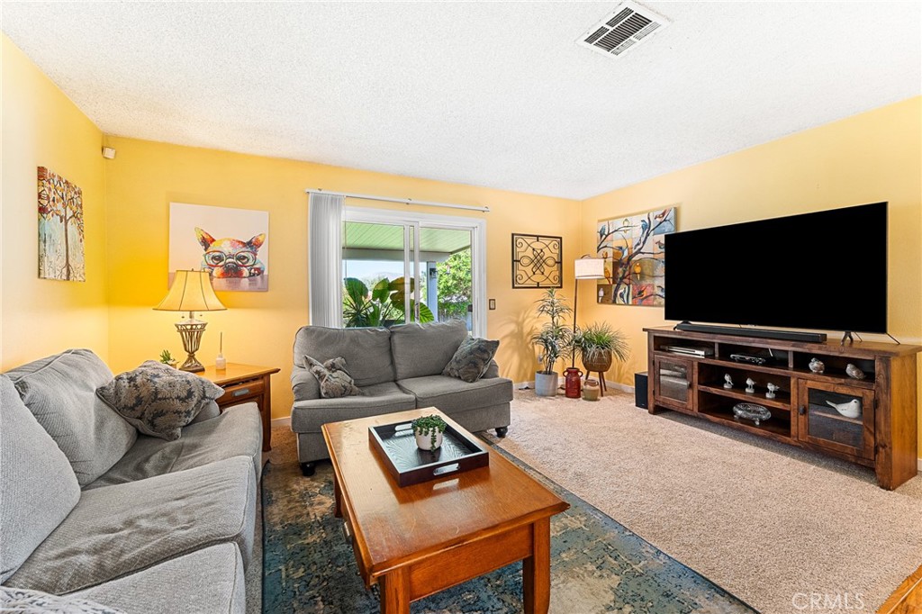 12536 Reed Avenue Grand Terrace, CA 92313 - Photo 10 of 33 Living room