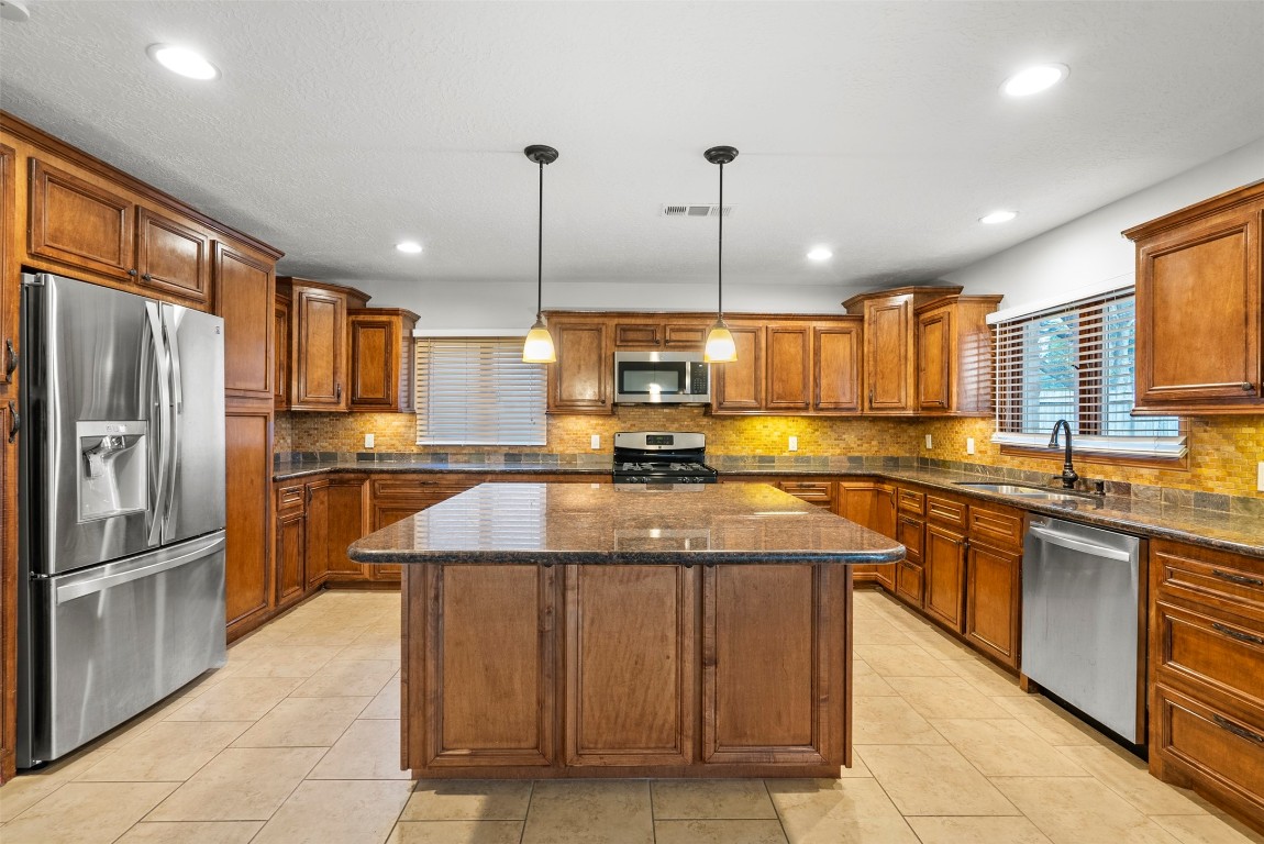 10455 Shell Rock Road La Porte, TX 77571 - Photo 4 of 22 Kitchen includes Refrigerator