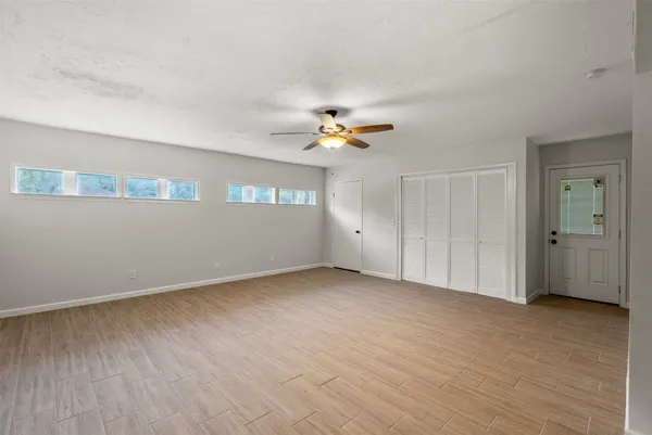 $2,550 | 10455 Shell Rock Road, La Porte, TX 77571