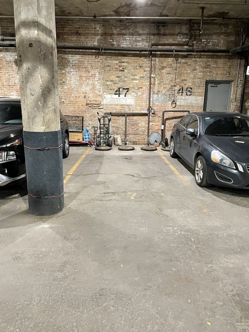 215 North Aberdeen Street, Unit 502B Chicago, IL 60607 - Photo 11 of 12 a view of parking garage